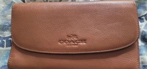 Coach leather wallet never used Tan